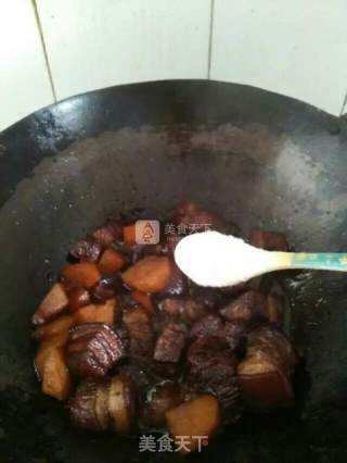红烧肉烧土豆的做法步骤：7