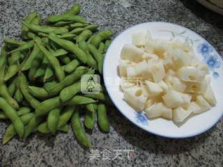 毛豆煮莲藕的做法步骤：1