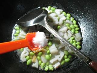 毛豆煮莲藕的做法步骤：6