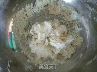 圆白菜猪肉包子的做法步骤：1