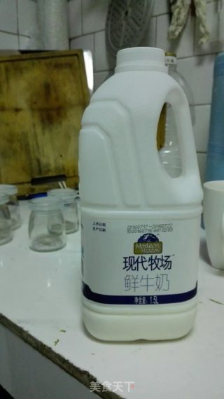 好吃的酸奶简单的做的做法步骤：1