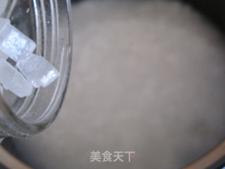 暑天懒人点心——酒酿鸡蛋的做法步骤：2