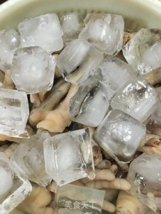 剁椒凉拌鸡爪的做法步骤：3