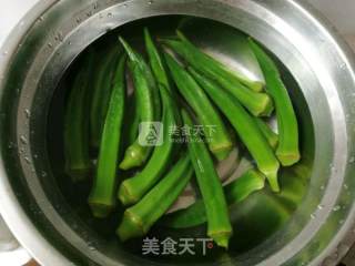 凉拌秋葵的做法步骤：2
