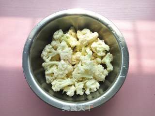 干煸菜花的做法步骤：1