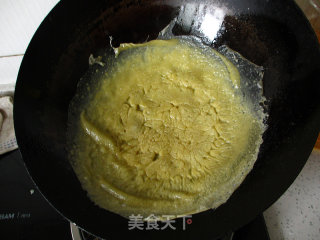 鲜花下的美食——百合蛋皮的做法步骤：6