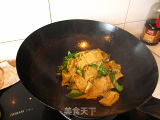 鲜花下的美食——百合蛋皮的做法步骤：9