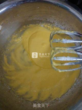 葡萄干黑芝麻夹心蛋糕卷的做法步骤：2