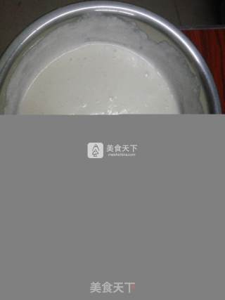 葡萄干黑芝麻夹心蛋糕卷的做法步骤：4