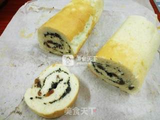 葡萄干黑芝麻夹心蛋糕卷的做法步骤：10