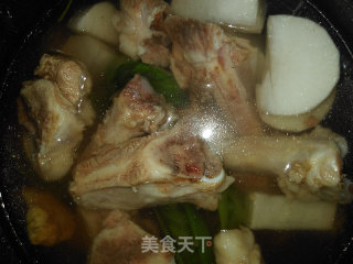 白罗卜筒骨汤的做法步骤：4