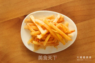 土豪炫富新高度：酸笋辣条饺子谁敢迎战？的做法步骤：3