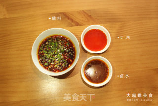 土豪炫富新高度：酸笋辣条饺子谁敢迎战？的做法步骤：8