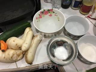爽脆萝卜酸的做法步骤：1