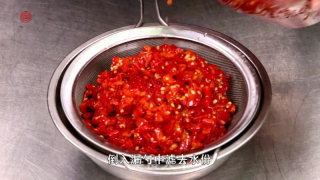 湘菜【剁椒鱼头】正宗做法详解的做法步骤：4