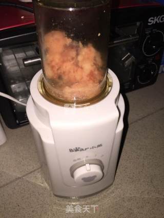 猪肉香菇玉米云吞的做法步骤：2