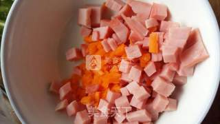 美味蛋炒饭的做法步骤：1