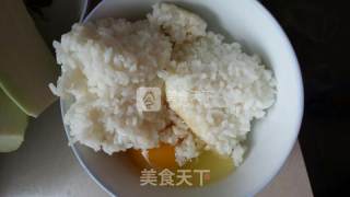 美味蛋炒饭的做法步骤：2
