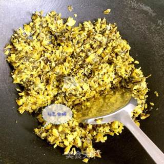 简易版煎饼果子（内附爆炒雪里蕻的做法）的做法步骤：9