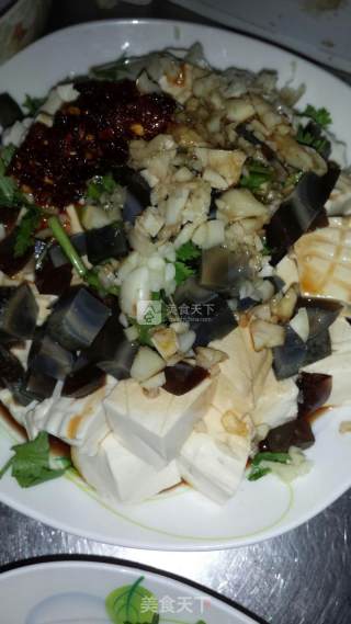香辣皮蛋豆腐的做法步骤：4