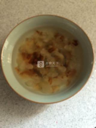 桃胶皂角米活耳羹的做法步骤：2