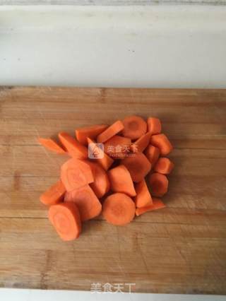 ????牛肉炖胡萝卜的做法步骤：2