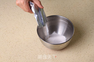 草莓冰淇淋的做法步骤：1