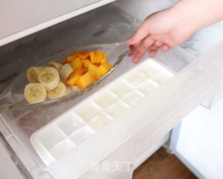 夏日清凉美食——酸奶水果冰淇淋的做法步骤：2