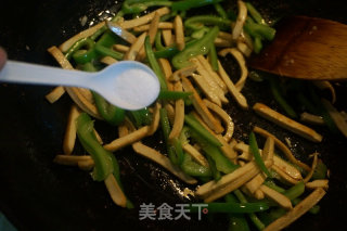 鸡丝青椒豆腐干的做法步骤：9