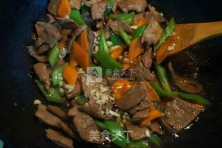 尖椒胡萝卜炒猪肝的做法步骤：11