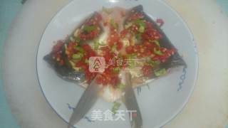剁椒鱼头（鱼头第二种吃法）的做法步骤：2