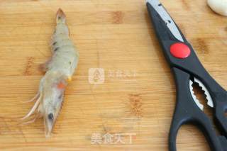 椒盐酱油虾的做法步骤：2