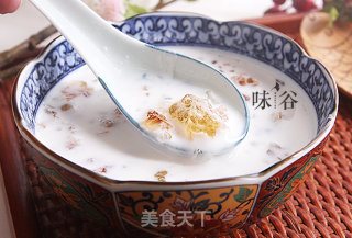 养颜美容的牛奶炖桃胶的做法步骤：7