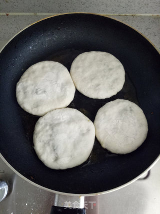 茴香猪肉馅饼的做法步骤：12