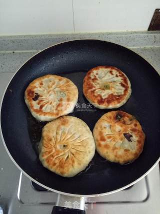 茴香猪肉馅饼的做法步骤：13