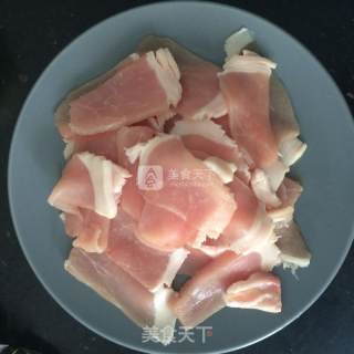 盐煎肉的做法步骤：1