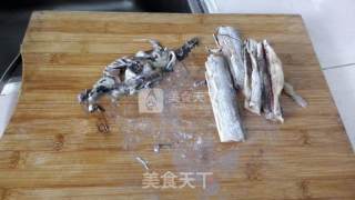 煎带鱼的做法步骤：3