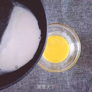 夏日美食——奶香鸡蛋布丁的做法步骤：5