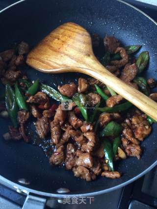 青椒炒肉的做法步骤：3
