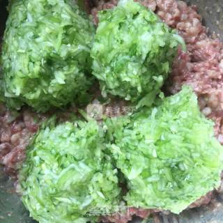 黄瓜馅水饺的做法步骤：5