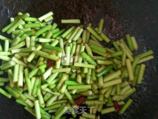 微辣蒜苔的做法步骤：4