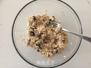 只需三种材料 - 健康香蕉燕麦饼干的做法步骤：2