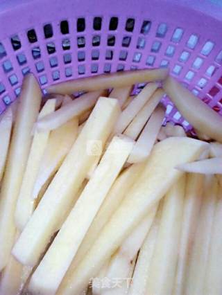 香脆薯条的做法步骤：1