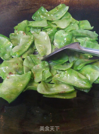 篱笆豆炒韭菜的做法步骤：3
