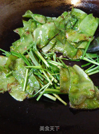 篱笆豆炒韭菜的做法步骤：4