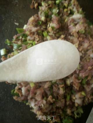 香菇馄饨的做法步骤：3