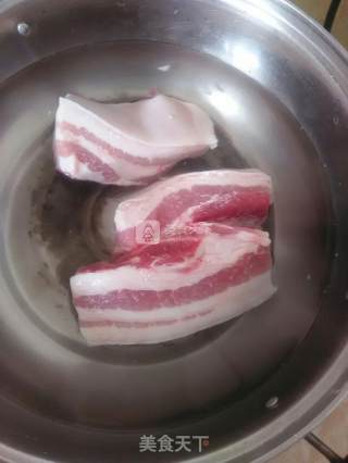 咱家红烧肉的做法步骤：1