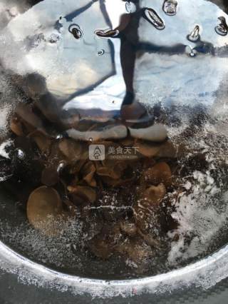 凉拌黑木耳酸辣味的做法步骤：2