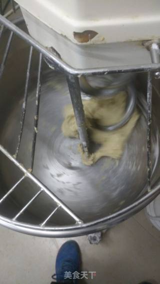 骨肉相连面包的做法步骤：2