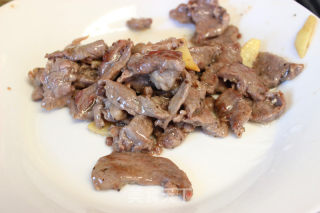 快手菜——菠菜炒牛肉的做法步骤：4